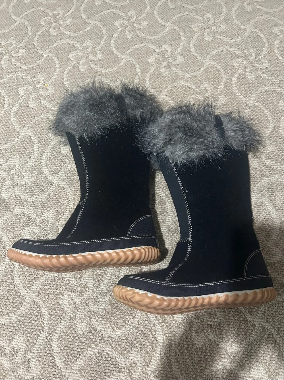Sorel Tall Black Winter Boots with Gray Faux Fur Cuff size 7 like new